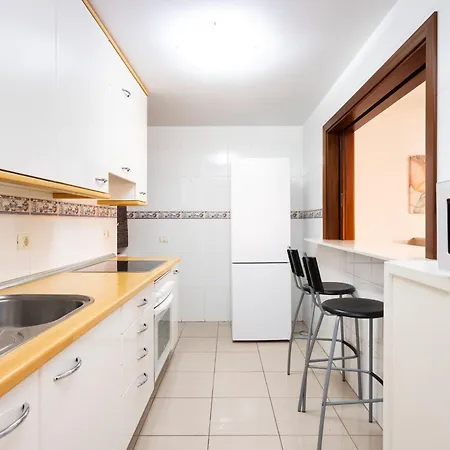 Seres , Balcon Y Piscina *