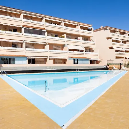 Seres , Balcon Y Piscina *