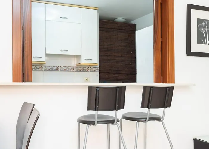 아파트 Seres , Balcon Y Piscina 아로나