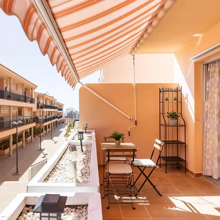 Seres , Balcon Y Piscina Lägenhet *