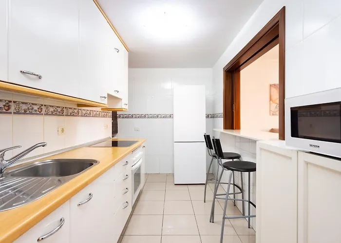 Seres , Balcón Y Piscina *