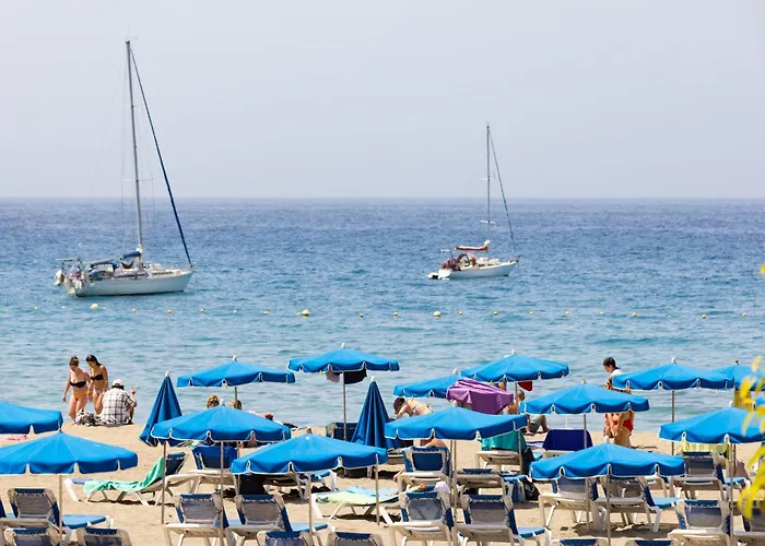 Seres , Balcon Y Piscina