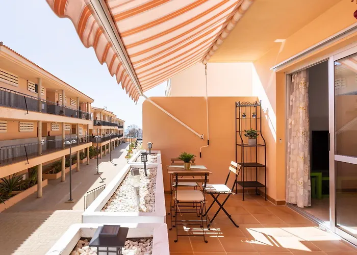 Seres , Balcon Y Piscina Lägenhet *