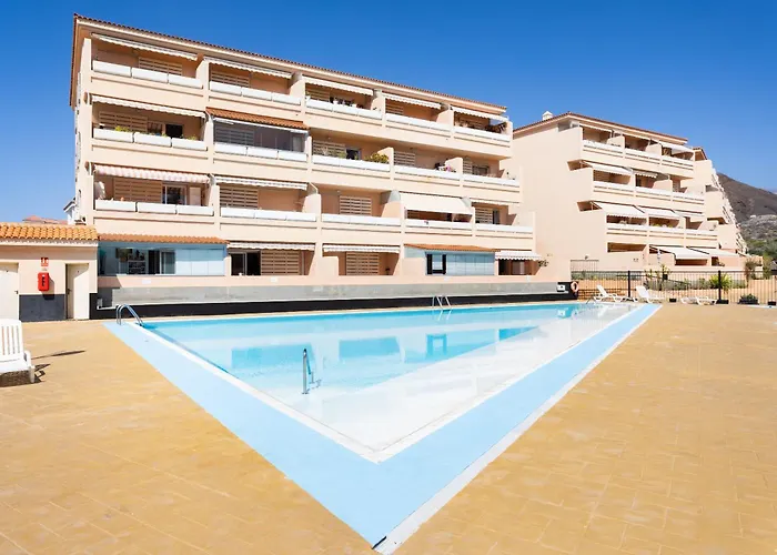 Seres , Balcon Y Piscina *